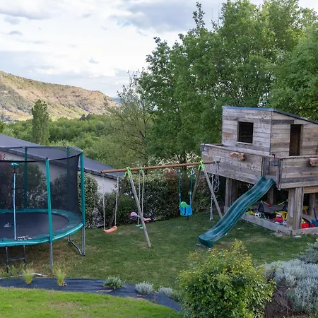 Confortable En Ardeche Villa Vesseaux